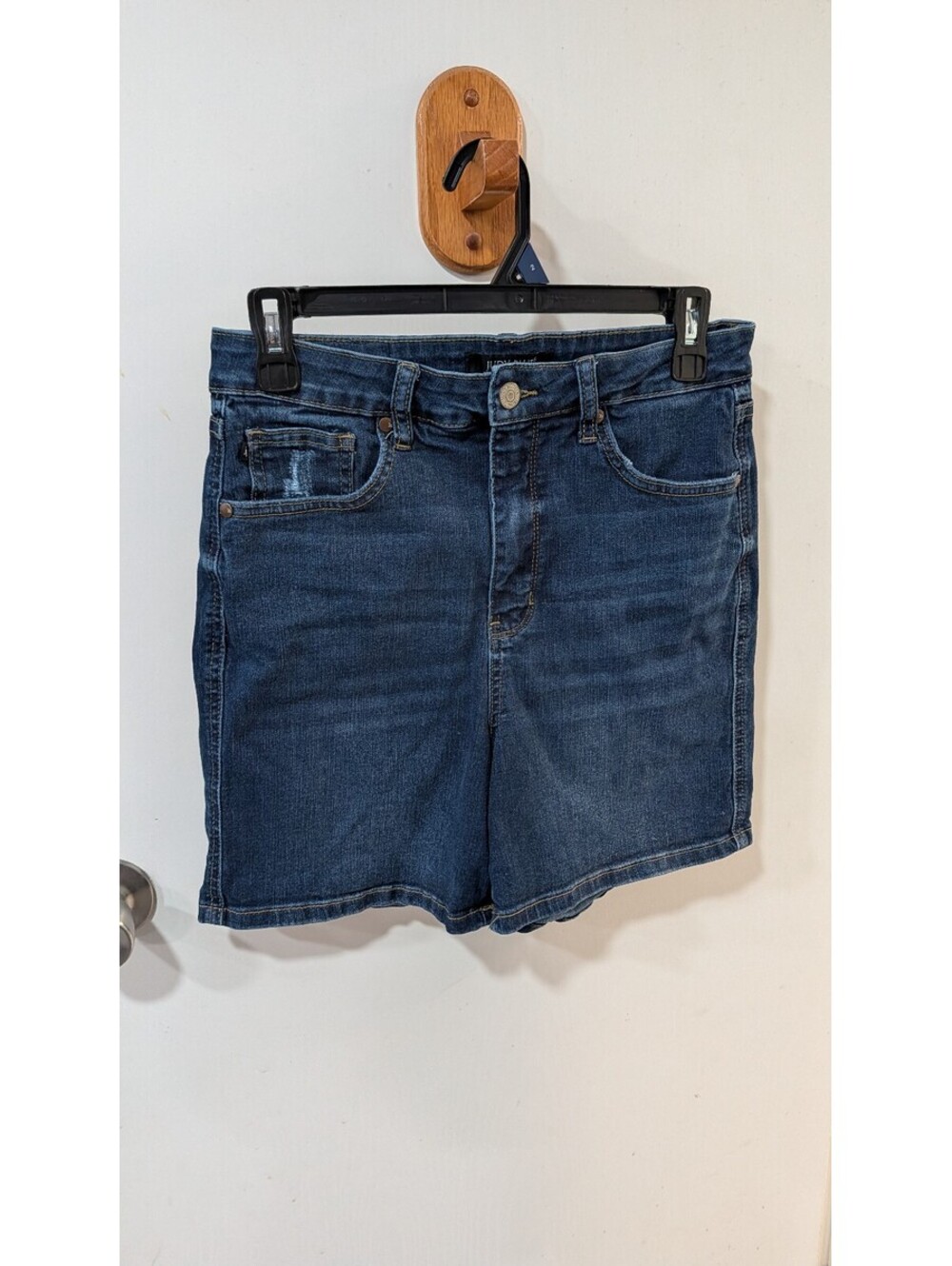 Judy Blue Los Angeles Denim Shorts in Dark Blue Wash